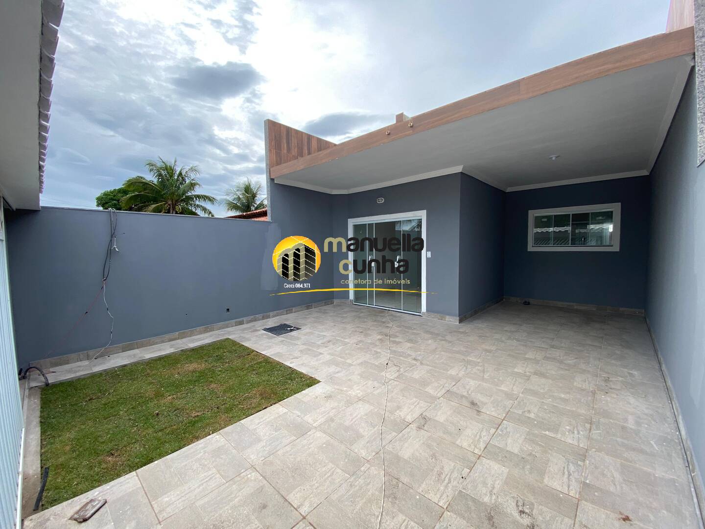 Casa à venda com 3 quartos, 90m² - Foto 1